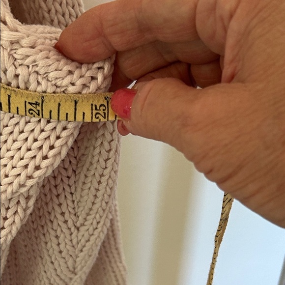 525 America Women's Beige V-Neck Cable Knit Sweater - Picture 5 of 7